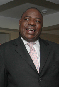 Mbhazima Shilowa, primer ministro de Gauteng